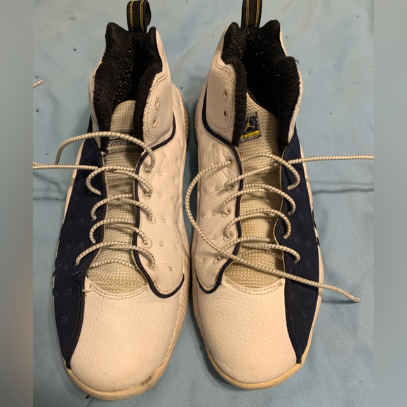 Nike Air Jordan Jumpman Team 2. Size 9.5 - Picture 3 of 6